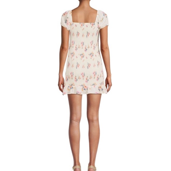 NWT - Madden NYC Floral Cut-Out Smocked Mini Dress - Sweetheart Neck 🌸 - Picture 5 of 9